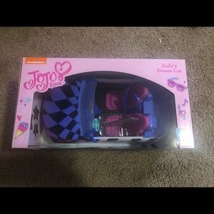 JoJo Siwa’s Dream Barbie Car